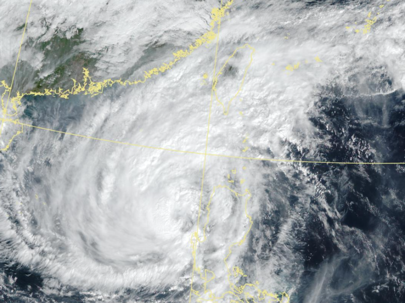風雨浪愈晚愈大「宜花東局部豪雨等級以上」！鳳凰已通過呂宋島 正在南海重新整合